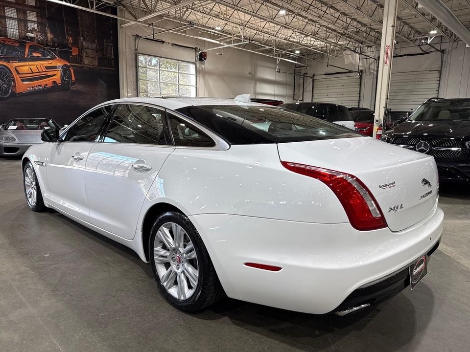 2016 Jaguar XJ