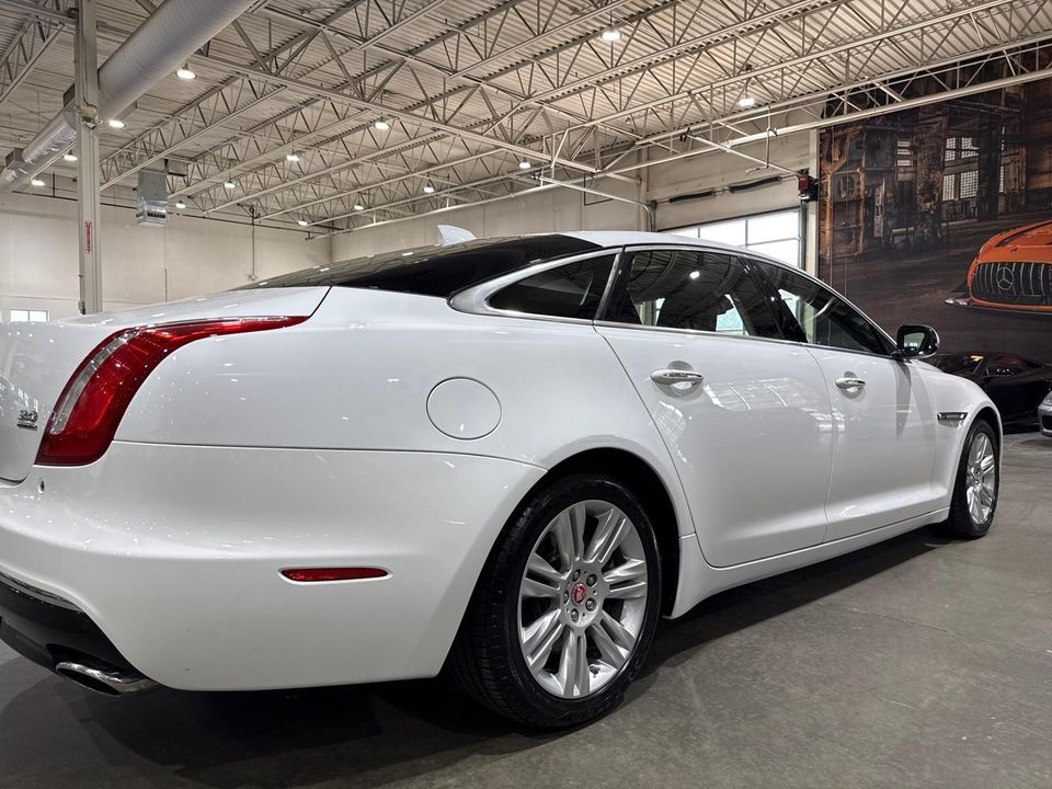 2016 Jaguar XJ