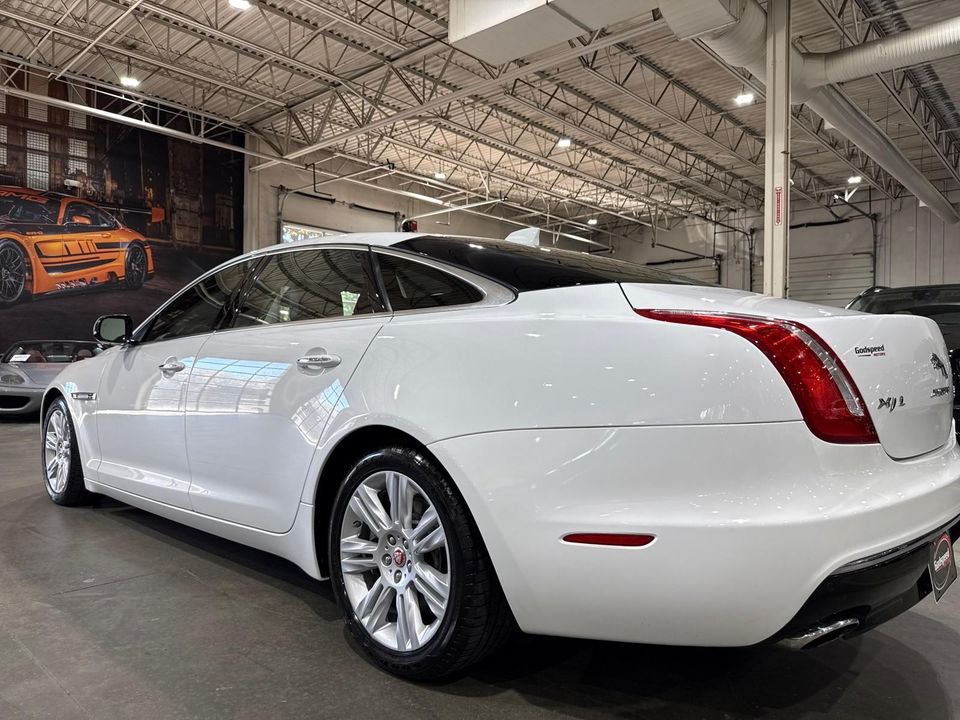 2016 Jaguar XJ
