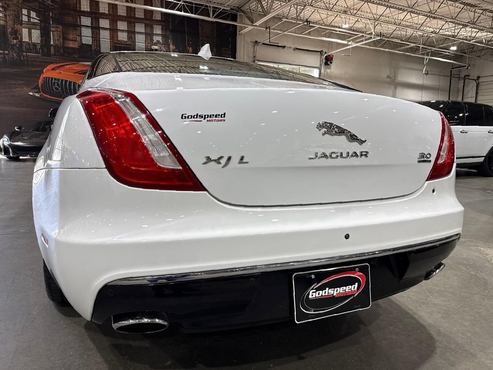 2016 Jaguar XJ