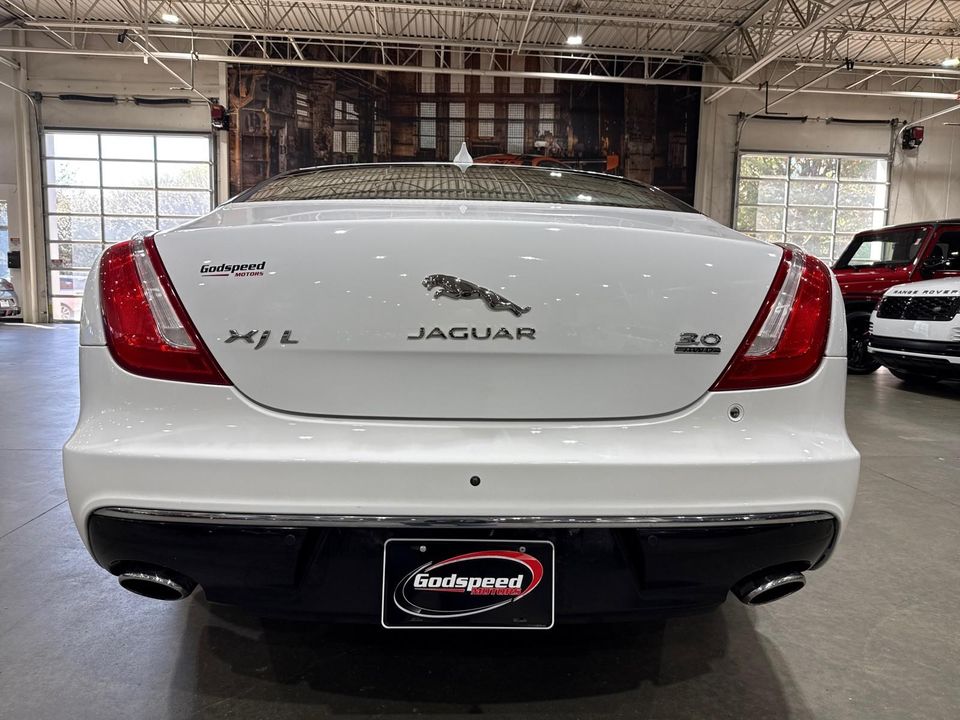2016 Jaguar XJ
