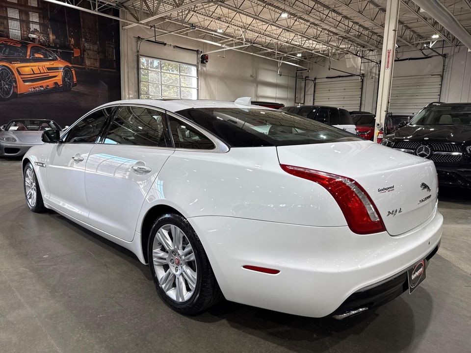 2016 Jaguar XJ
