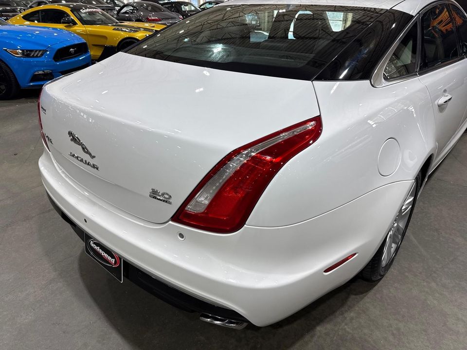 2016 Jaguar XJ