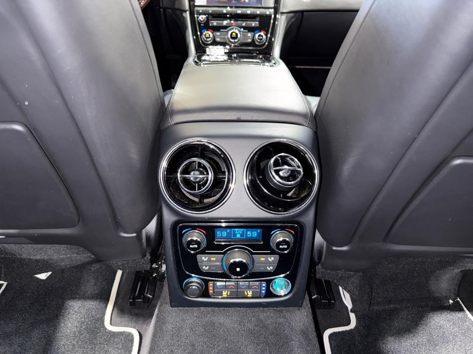 2016 Jaguar XJ
