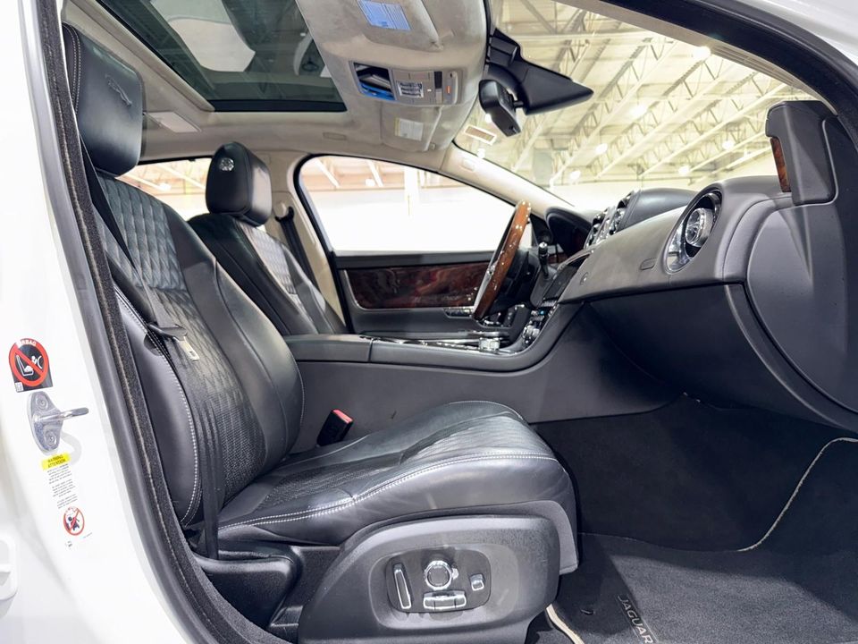 2016 Jaguar XJ