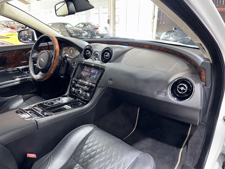 2016 Jaguar XJ