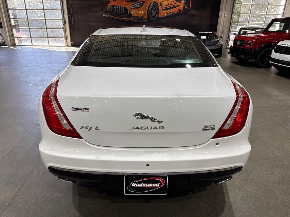 2016 Jaguar XJ