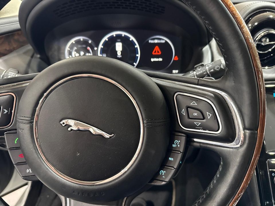 2016 Jaguar XJ