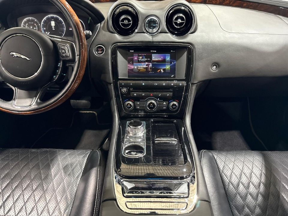 2016 Jaguar XJ