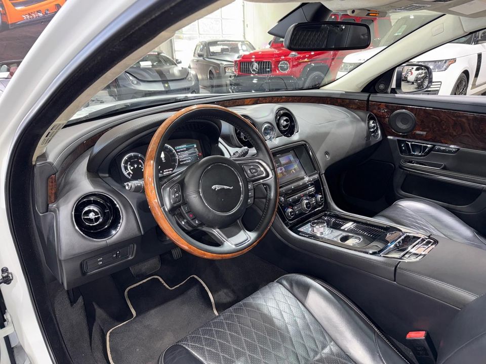 2016 Jaguar XJ