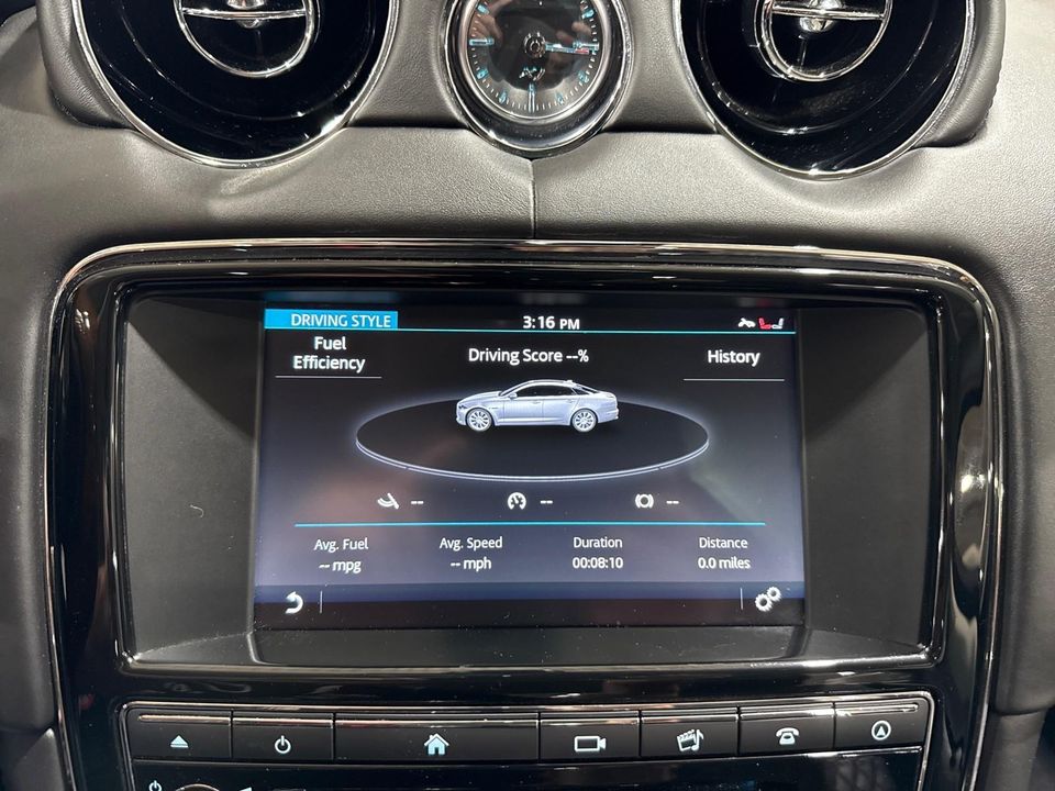 2016 Jaguar XJ