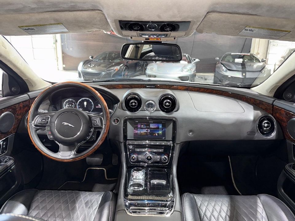 2016 Jaguar XJ