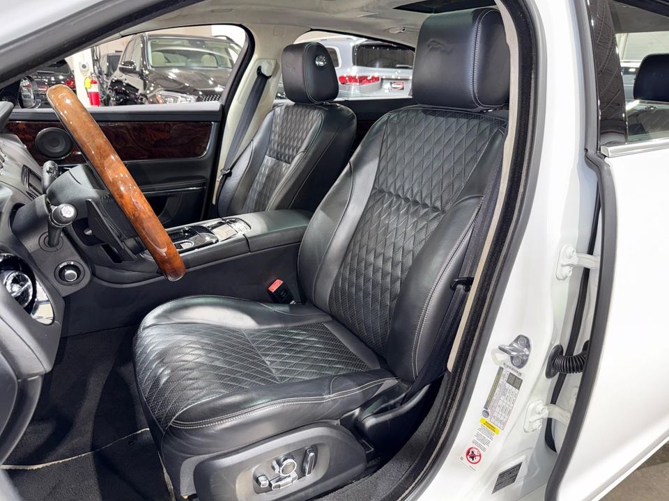 2016 Jaguar XJ