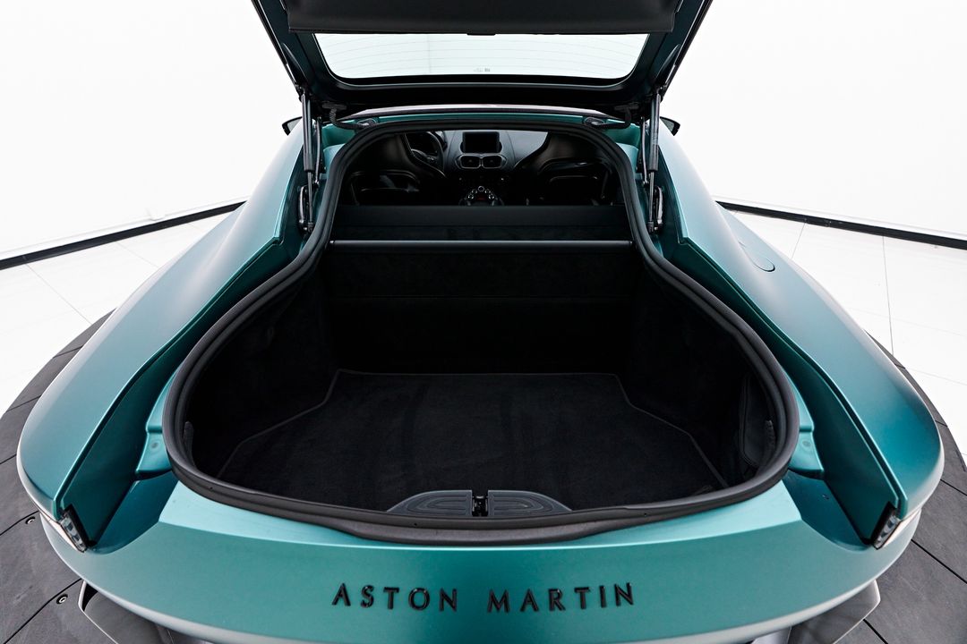 2023 Aston Martin Vantage