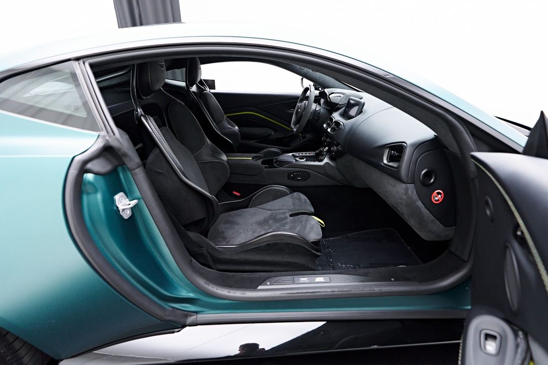 2023 Aston Martin Vantage