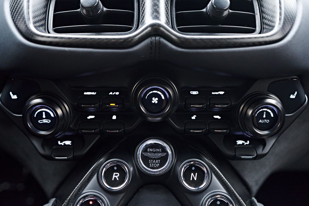 2023 Aston Martin Vantage