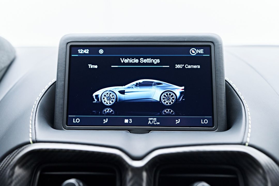 2023 Aston Martin Vantage