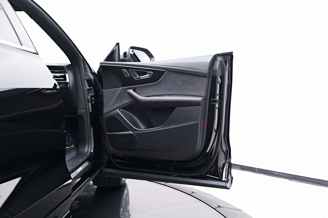 2023 Audi RS Q8