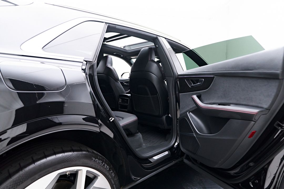 2023 Audi RS Q8