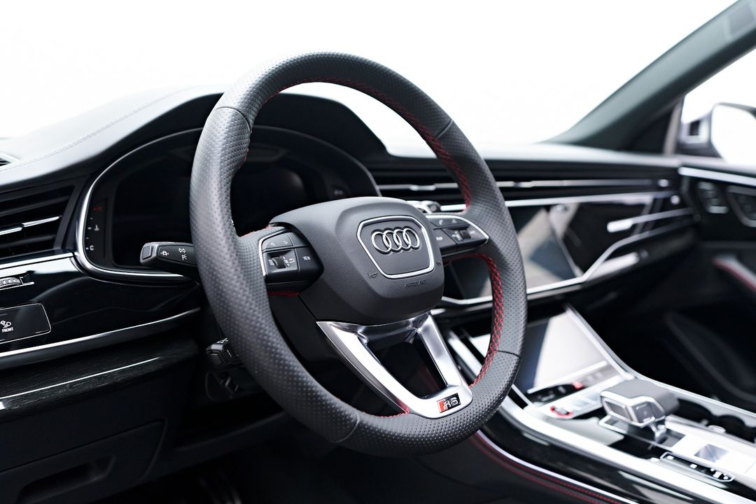 2023 Audi RS Q8