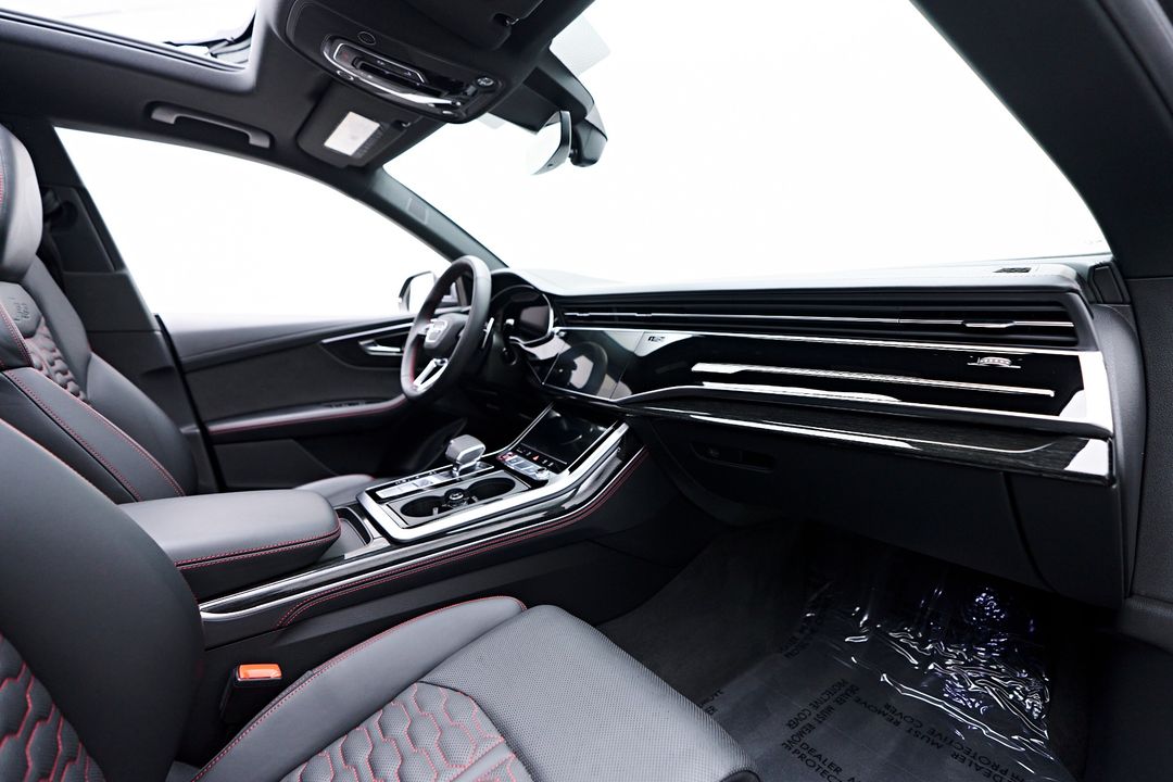 2023 Audi RS Q8