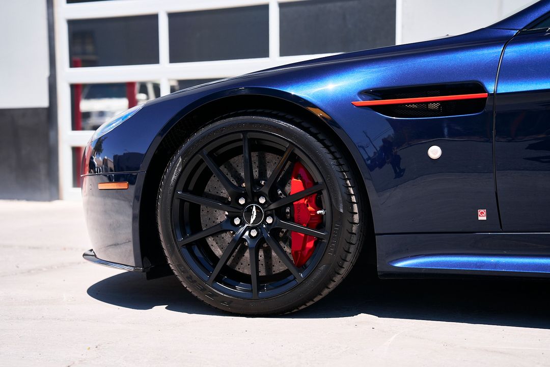 2017 Aston Martin V12 Vantage