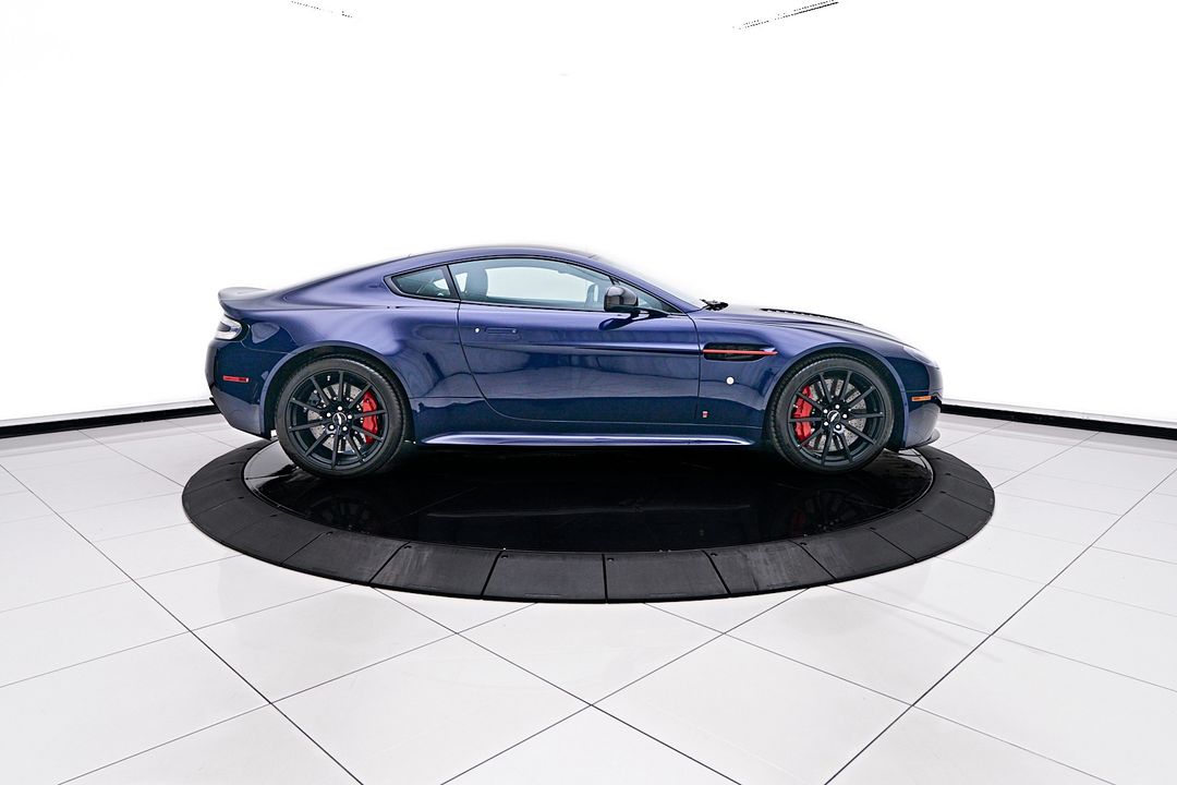 2017 Aston Martin V12 Vantage