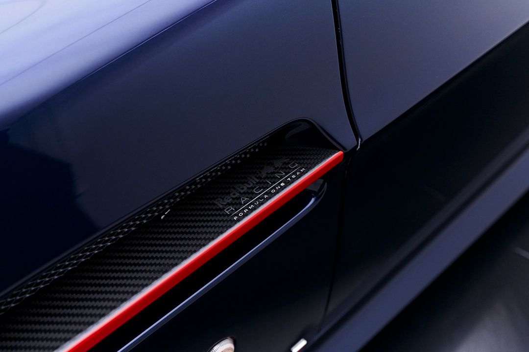 2017 Aston Martin V12 Vantage