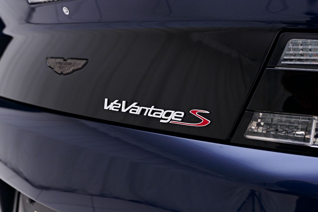 2017 Aston Martin V12 Vantage