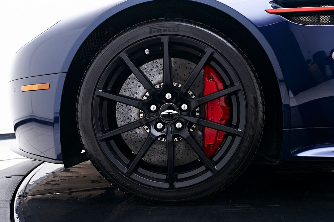 2017 Aston Martin V12 Vantage