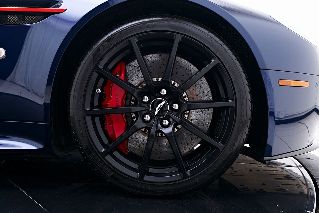 2017 Aston Martin V12 Vantage