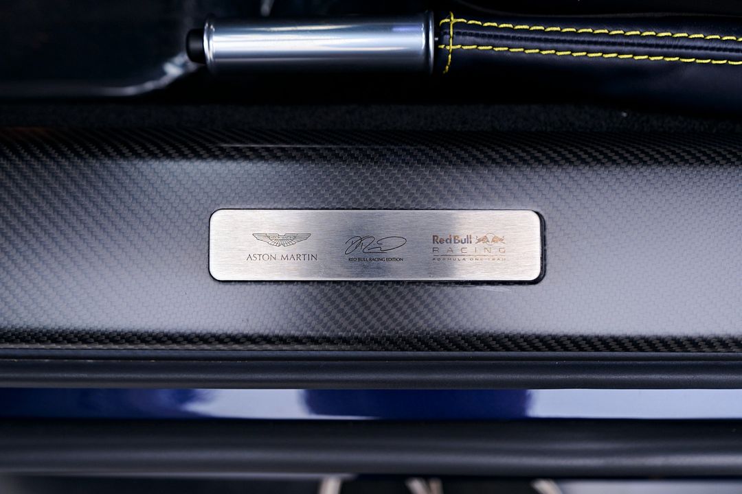 2017 Aston Martin V12 Vantage