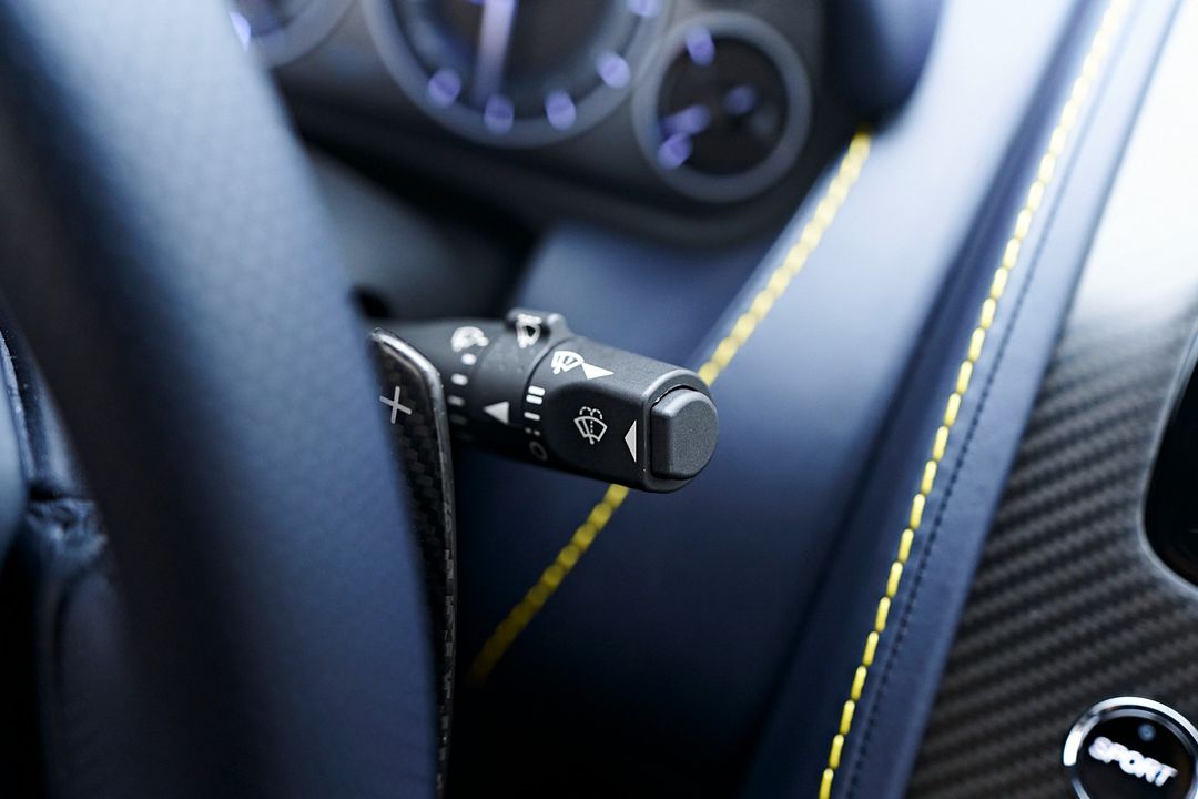 2017 Aston Martin V12 Vantage