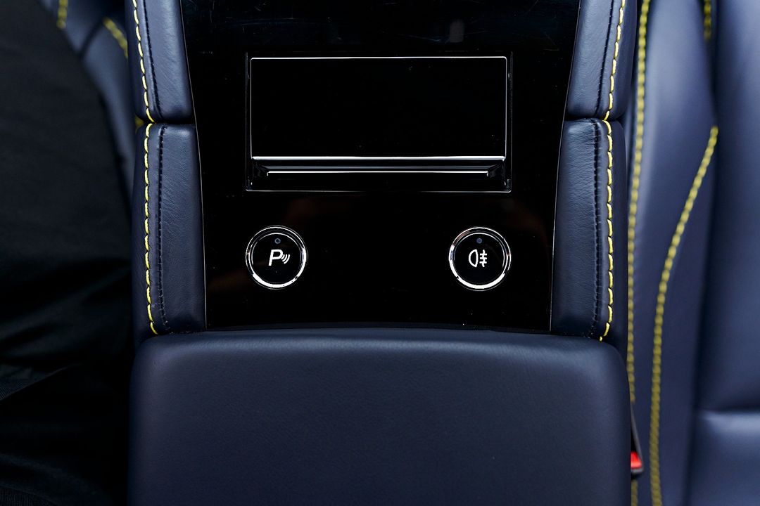 2017 Aston Martin V12 Vantage