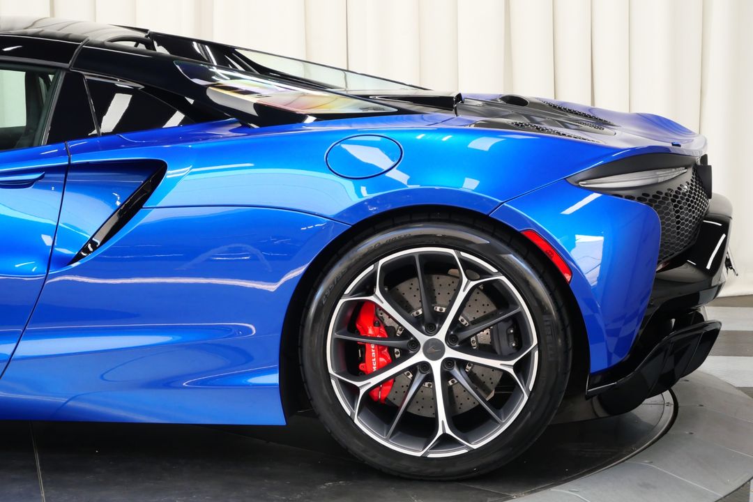 2025 McLaren Artura