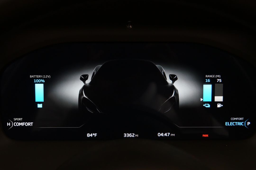 2025 McLaren Artura
