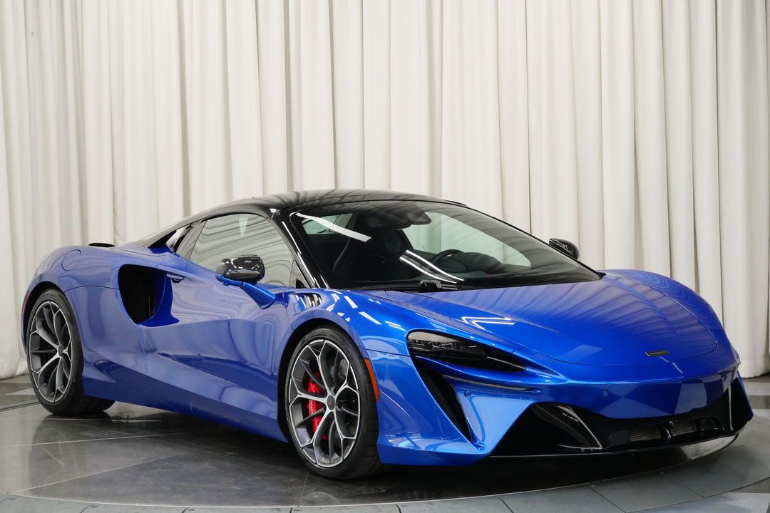 2025 McLaren Artura