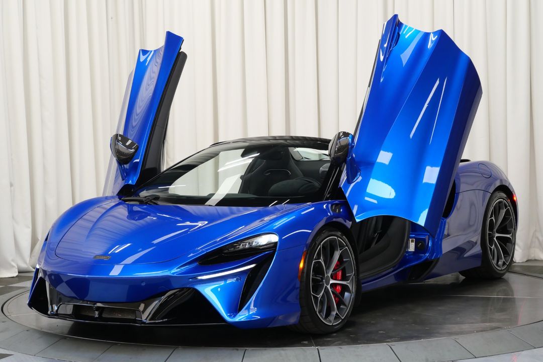 2025 McLaren Artura