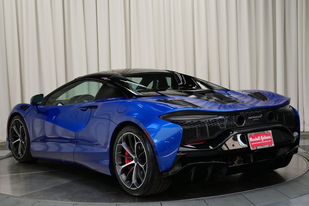 2025 McLaren Artura