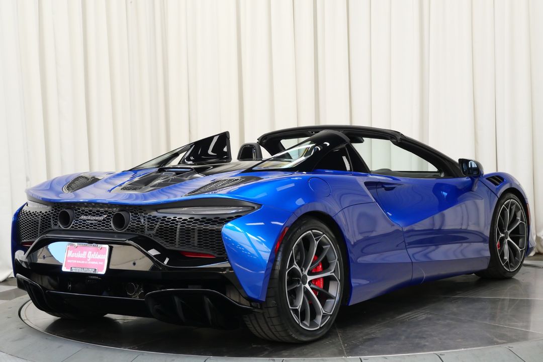 2025 McLaren Artura