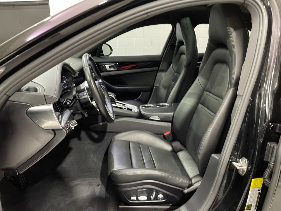 2018 Porsche Panamera 4