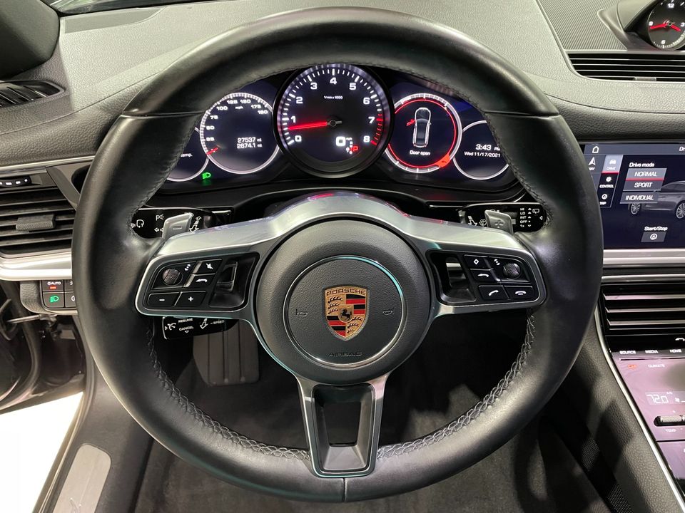 2018 Porsche Panamera 4