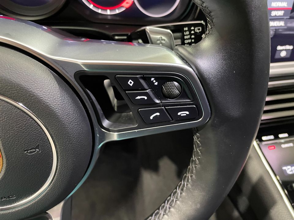 2018 Porsche Panamera 4