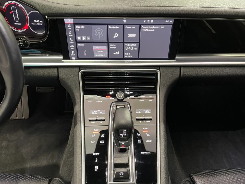 2018 Porsche Panamera 4