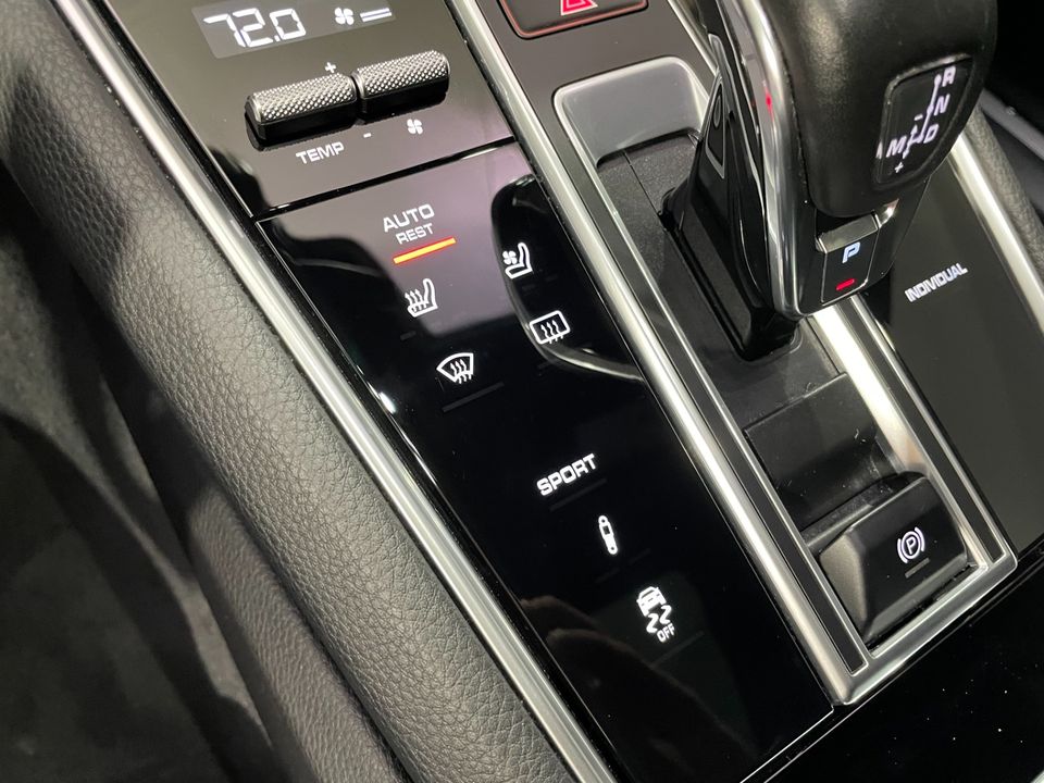 2018 Porsche Panamera 4