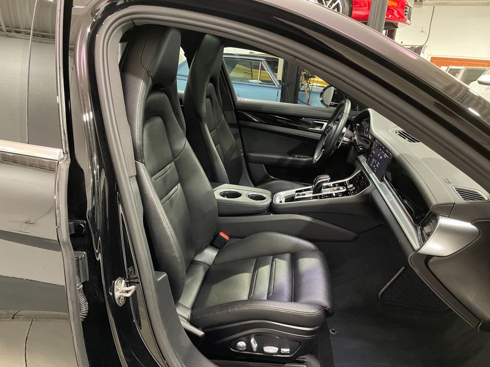2018 Porsche Panamera 4
