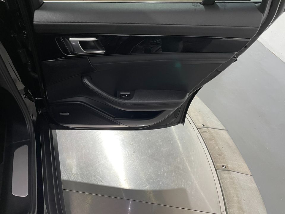 2018 Porsche Panamera 4