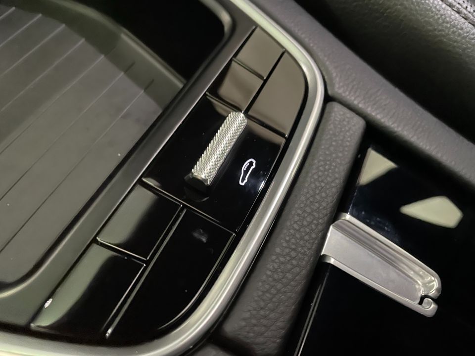 2018 Porsche Panamera 4
