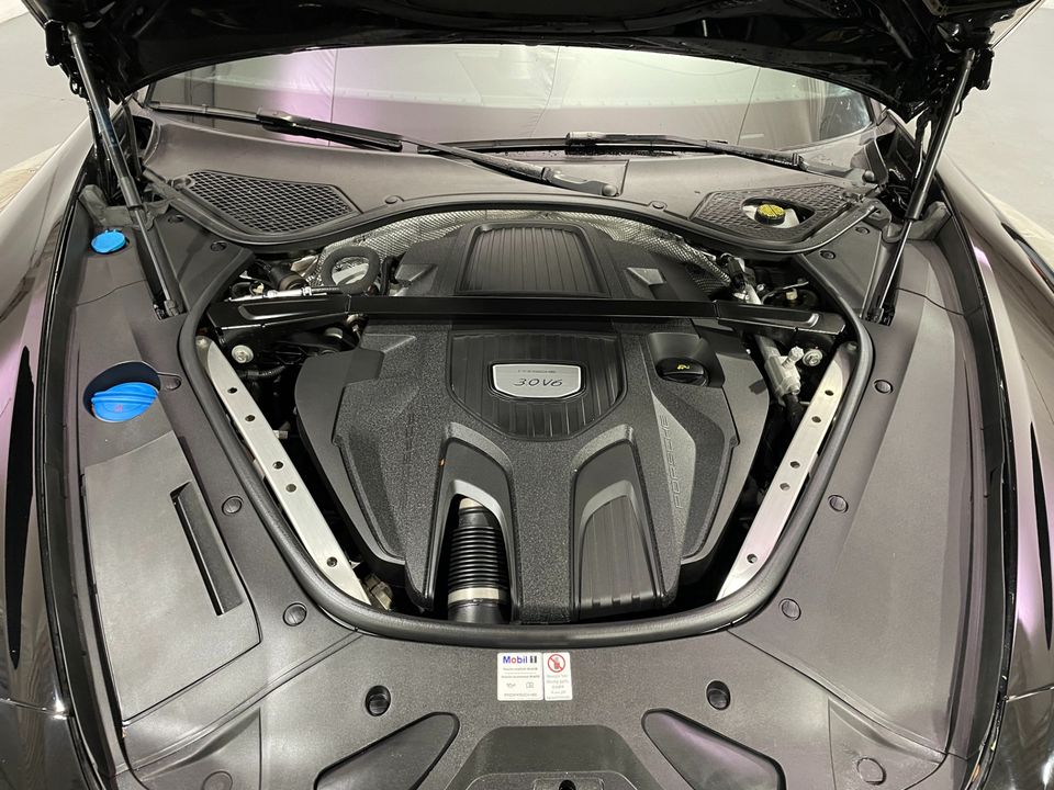 2018 Porsche Panamera 4
