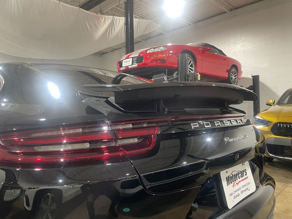 2018 Porsche Panamera 4